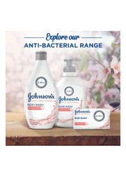 Johnson&#39;s Body Wash Anti-Bacterial Almond Blossom 400ml